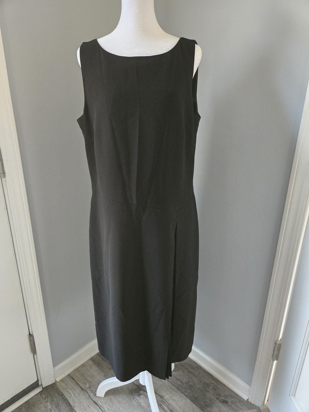 Ann Taylor Black Sleeveless Midi Dress